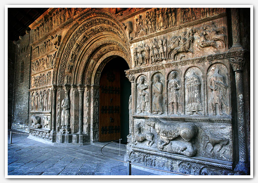 Portada románica de Santa Maria de Ripoll